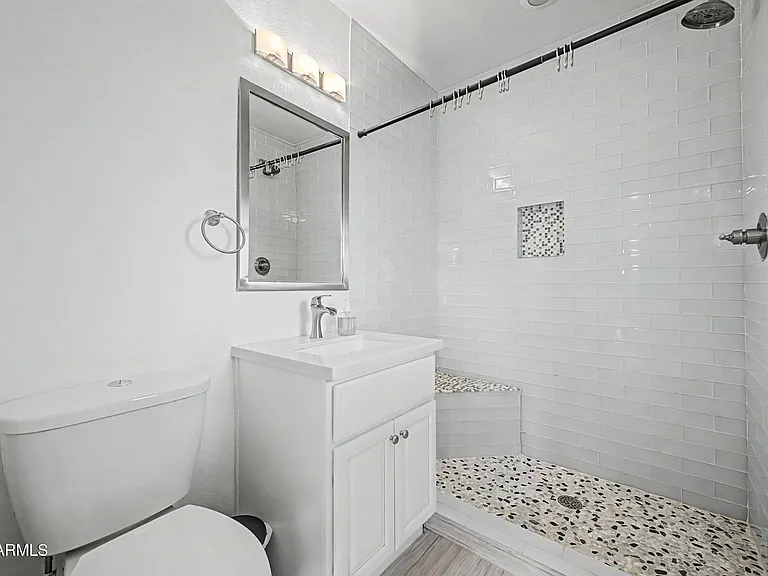 6929 E 6th St — Photo 22