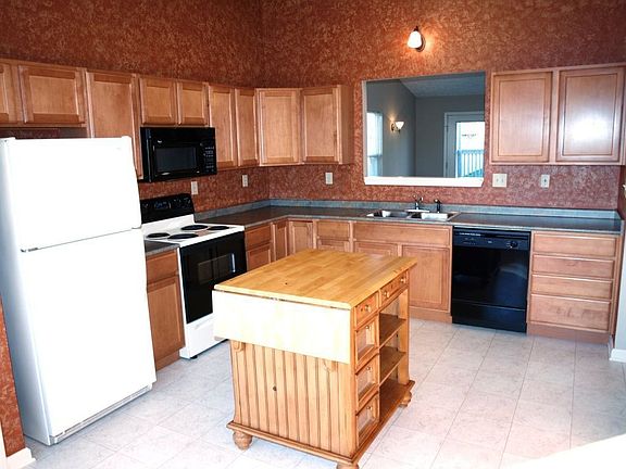 4th image of 3440 Plymouth Dr