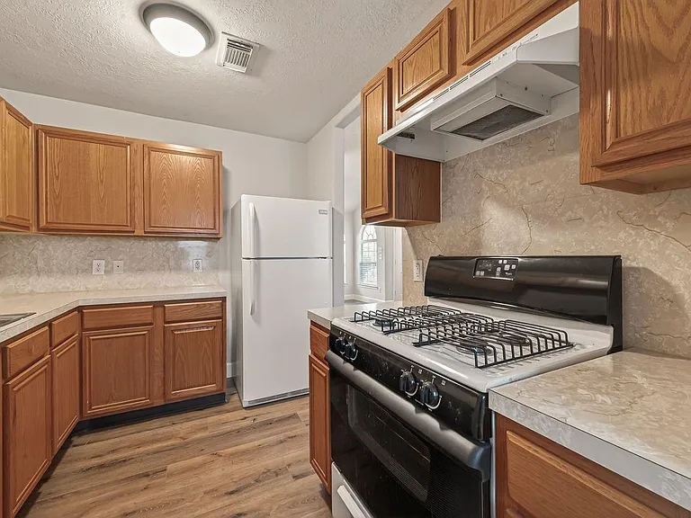 6739 Windy River Ln — Photo 13