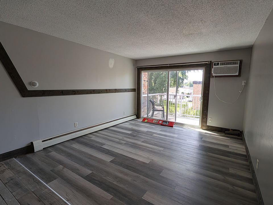 1st image of 428 Holly Ln #14