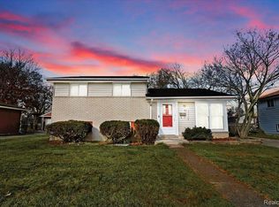 33702 Donnelly St, Garden City, MI 48135