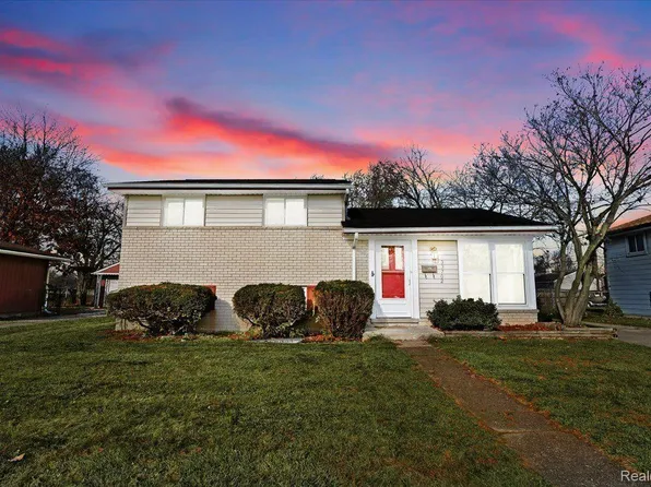 33702 Donnelly St, Garden City, MI 48135