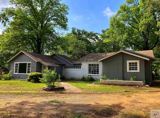 319 Redwater Rd, Wake Village, TX 75501