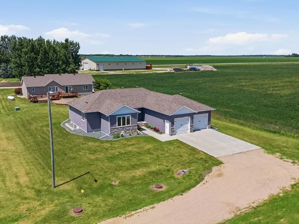 210 5th St, Christine, ND 58015