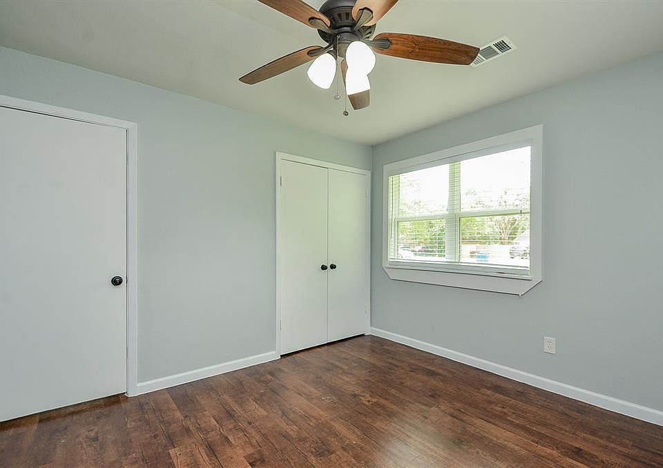 2nd image of 3210 4th St