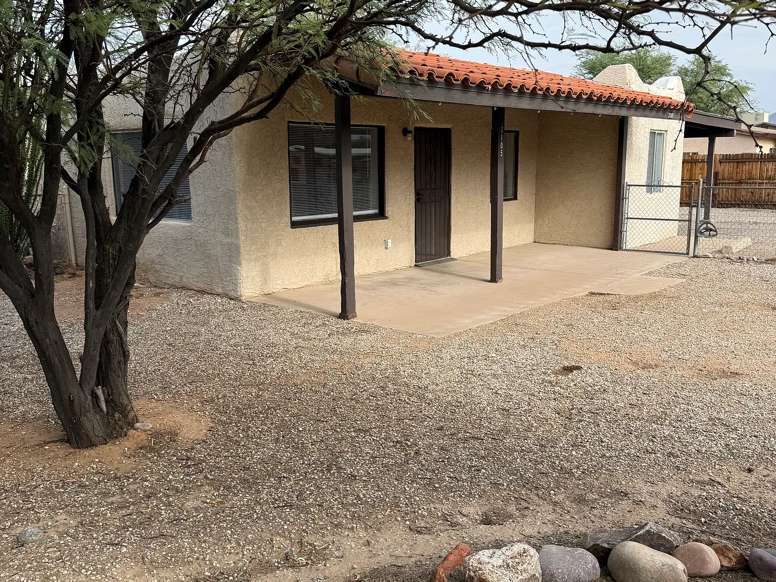 2 bed, 1000 sqft, $1,500 — Photo 1