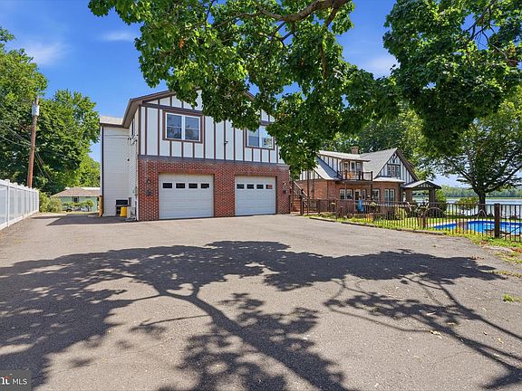 5th image of 7105 Riverview Ave
