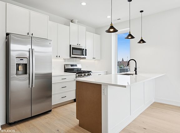 2nd image of 3219 N Elston Ave #2