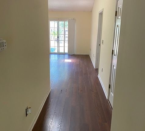 3rd image of 1490 Amanda Park Ln