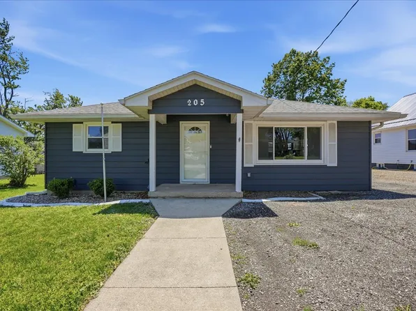 205 E Sullivan St, Heyworth, IL 61745