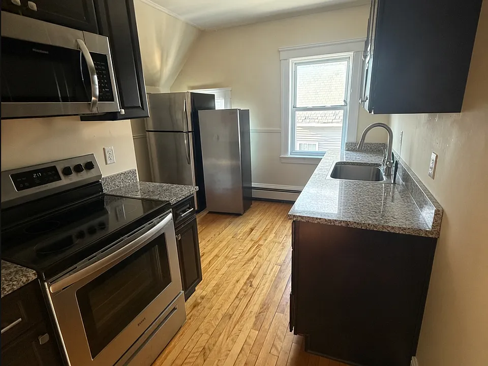 53 Institute Rd #3