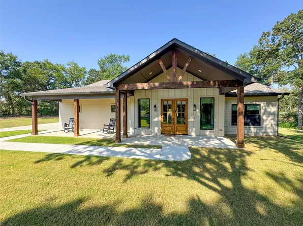 1513 Desvoignes Rd, Denison, TX 75021