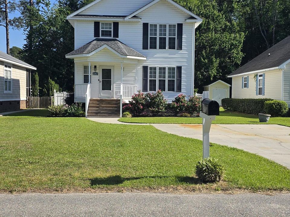 1st image of 215 Grays Lane