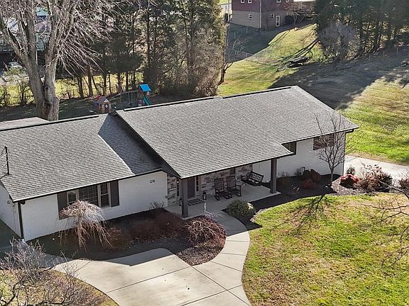 2nd image of 1218 Forest Dr