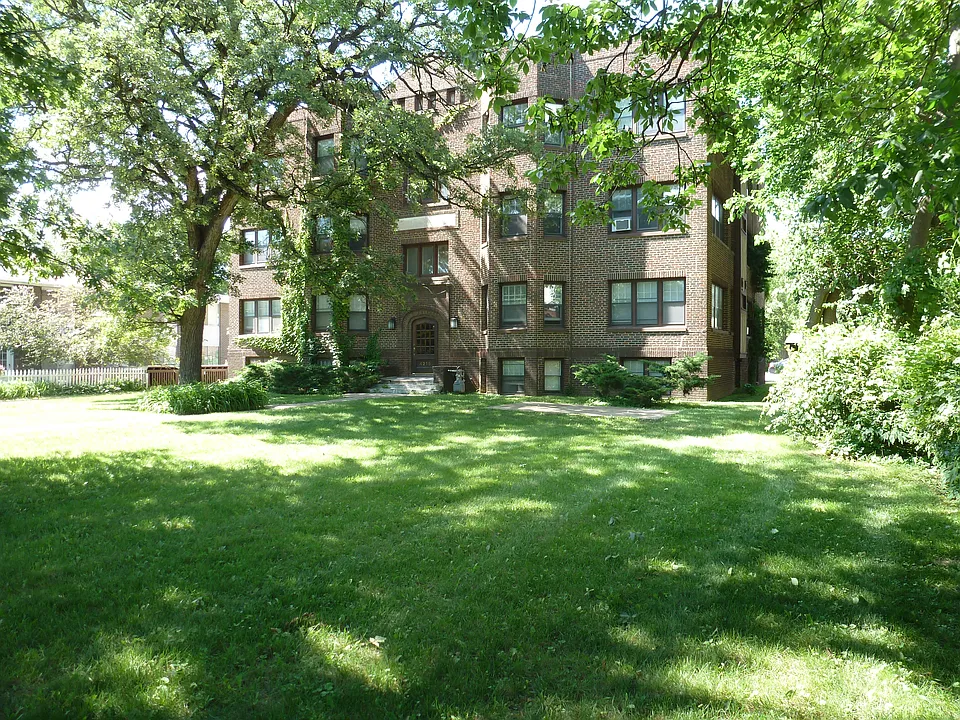 4215 Grand Ave #202
