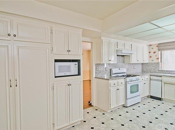 5th image of 5325 Lindley Ave Unit 107