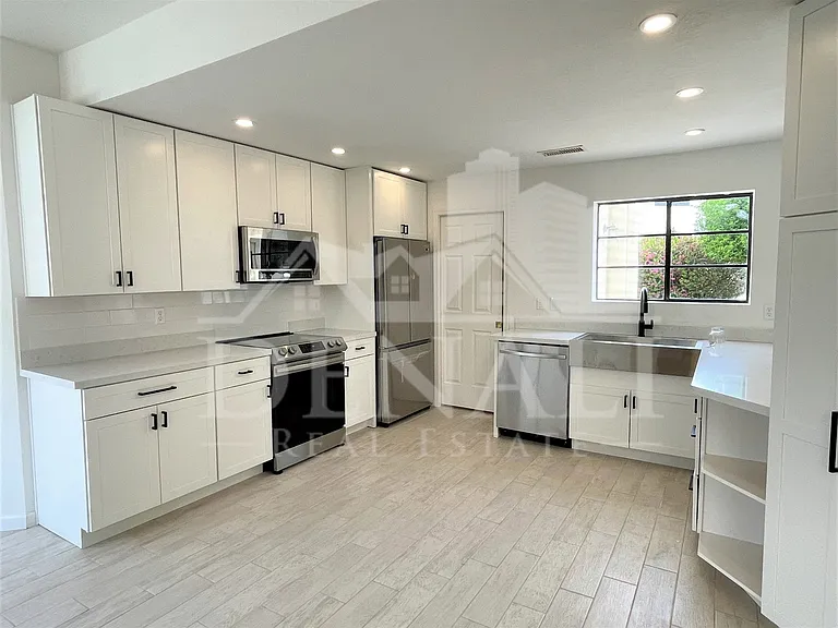 19907 N Denaro Dr — Photo 3