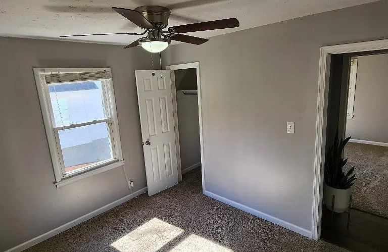 2639 Saint James Ave — Photo 10