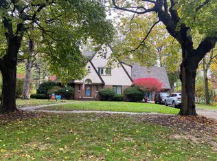 1321 Woodlawn Park Dr, Flint, MI 48503