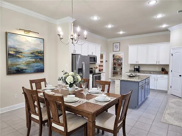 4 bed, 3.0 bath, 2016 sqft, $2,500 — Photo 4