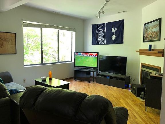 2nd image of 2512 N Southport Ave #2