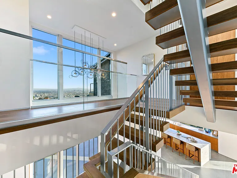 2020 Cyprean Dr — Photo 27