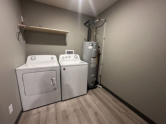 3rd image of 2710 Starr St #10