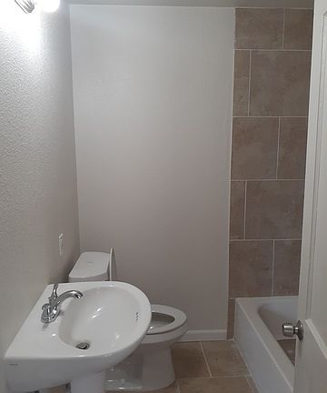 4th image of 502 Grosvenor St