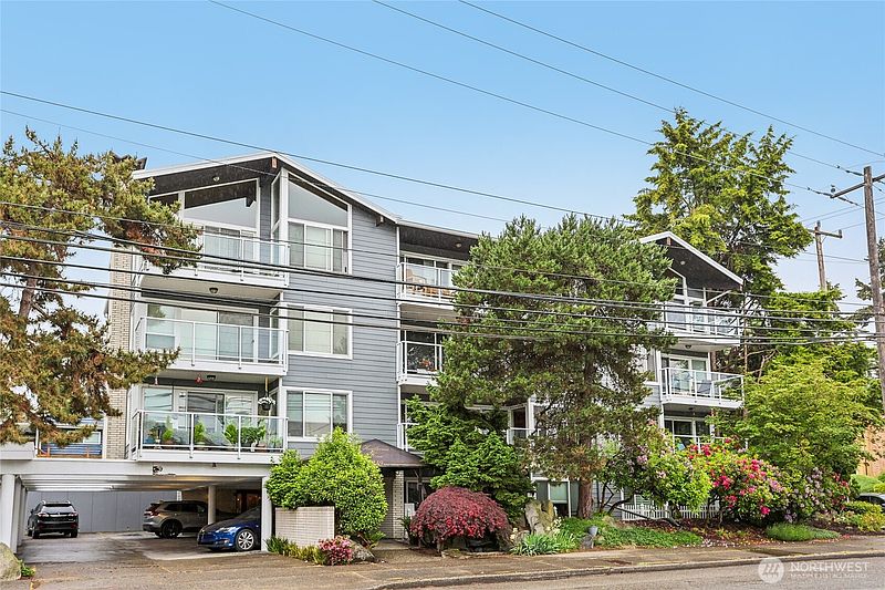 2nd image of 5249 40th Avenue NE #404