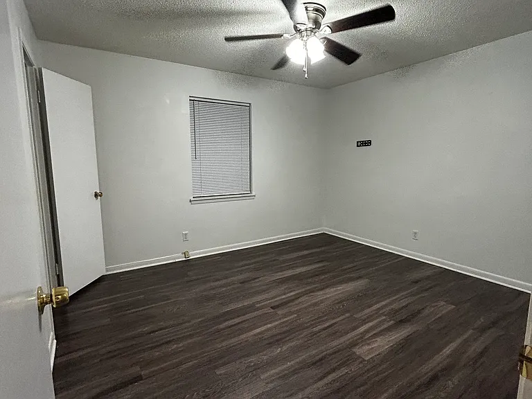 1203 Blueridge Pkwy — Photo 12