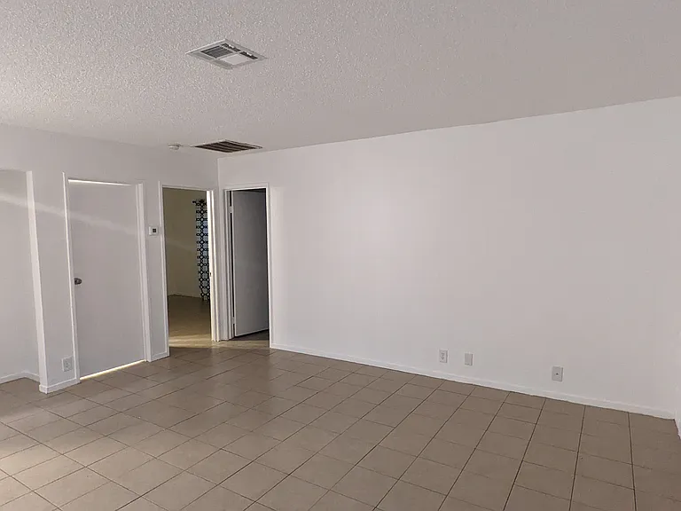 3033 Saint George St #A — Photo 15