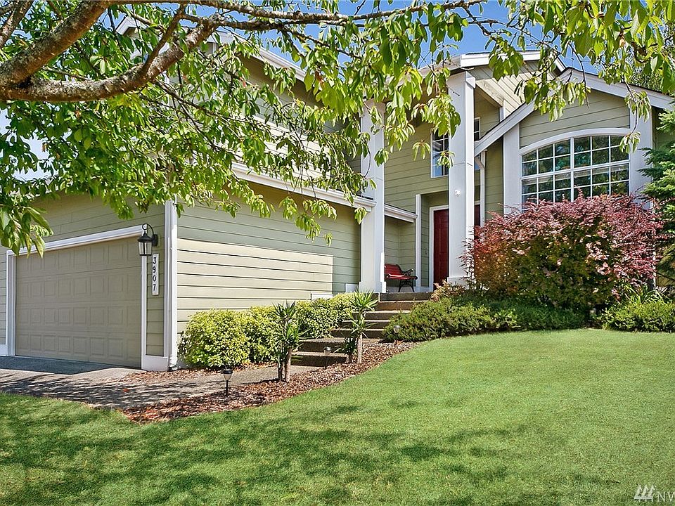 1st image of 3907 45th Ave NE