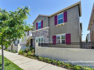 2210 Village Green Dr, Roseville, CA