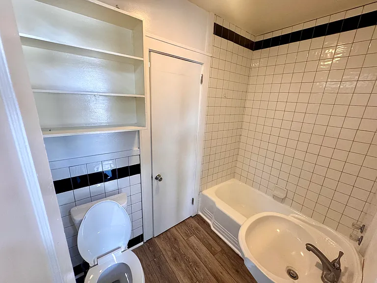 2132 Dorchester Rd — Photo 10