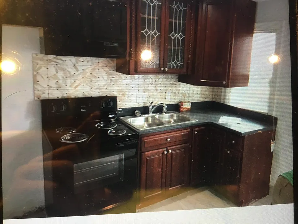 631 Vicksburg Dr #I