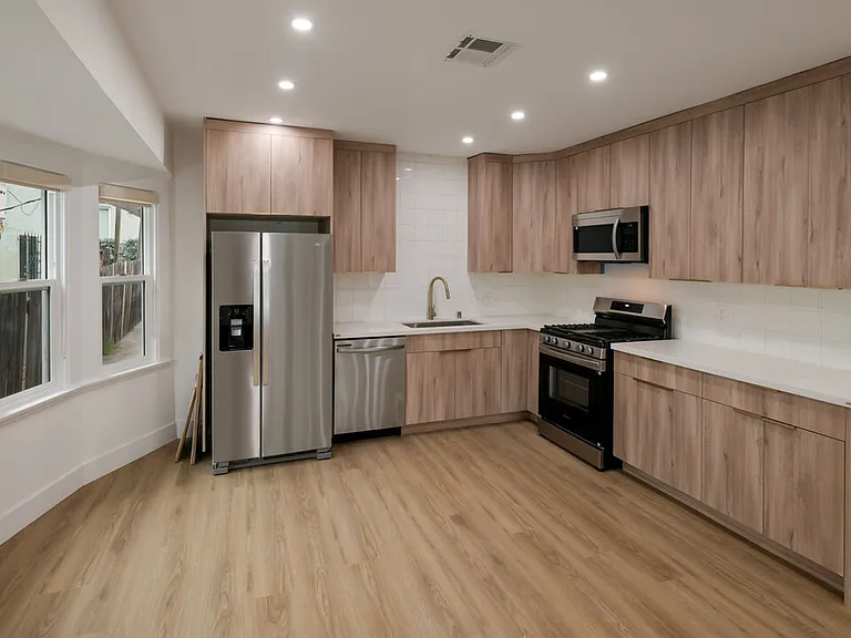 5729 Carlton Way #3/4 — Photo 5