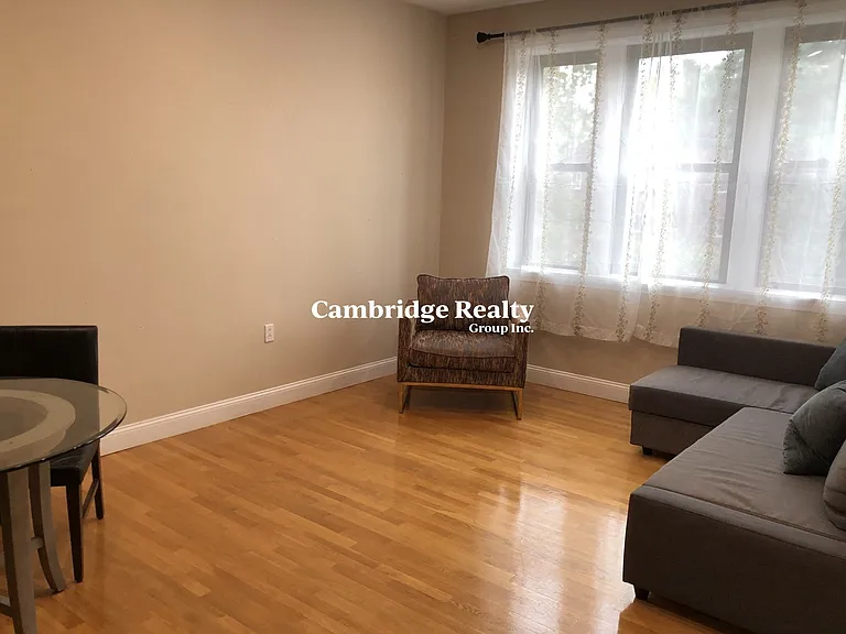 2021 Commonwealth Ave #T — Photo 5
