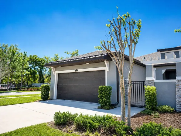 210 Villa Luna Ln, Lutz, FL 33549