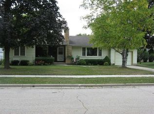 270 Laurel Ln, Fond Du Lac, WI 54935