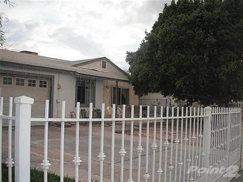 Nice Calexico home with four bedroom, two bathroom with spacious driveway. Come see, come buy.