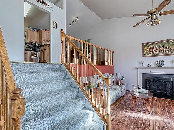 5th image of 120 Barbara Ann Dr