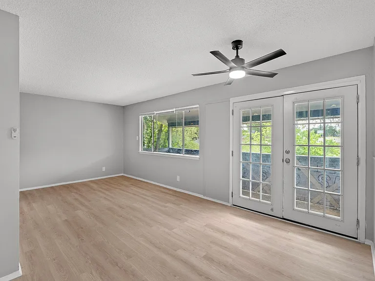 8903 Parkfield Dr #203 — Photo 5