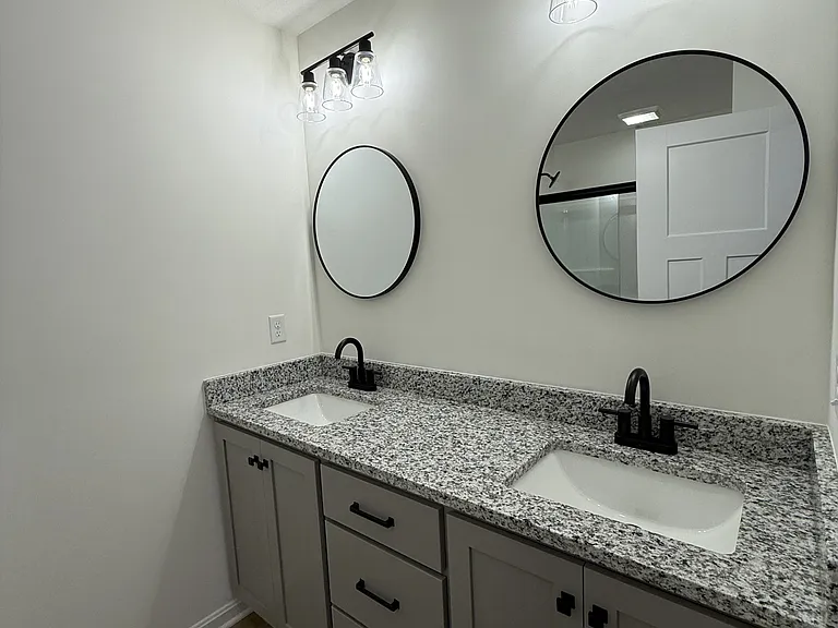 1352 Old Elizabethtown Rd — Photo 10