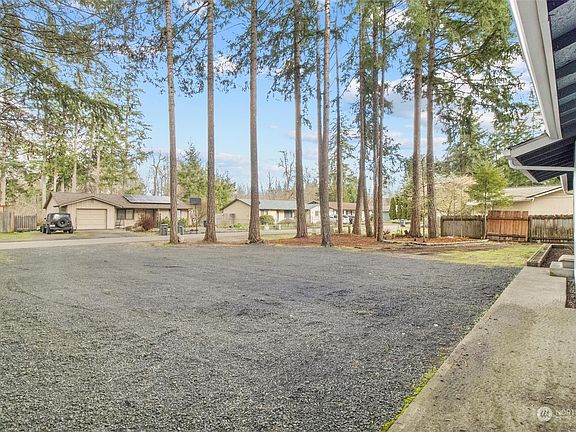 4th image of 40 E Fir Court