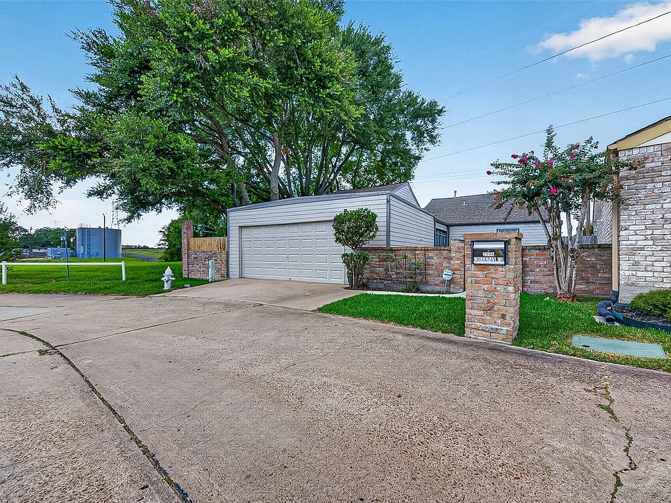 1st image of 2946 Creekway Cir