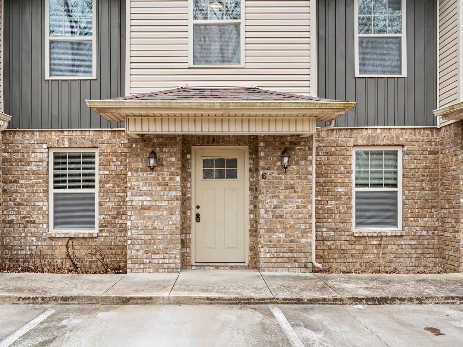 2 bed, 2.5 bath, 1200 sqft, $1,350 — Photo 4