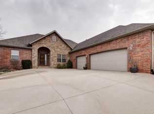 4582 S Winsor Dr, Springfield, MO 65810