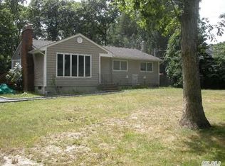 202 Beaver Dam Rd, Islip, NY 11751