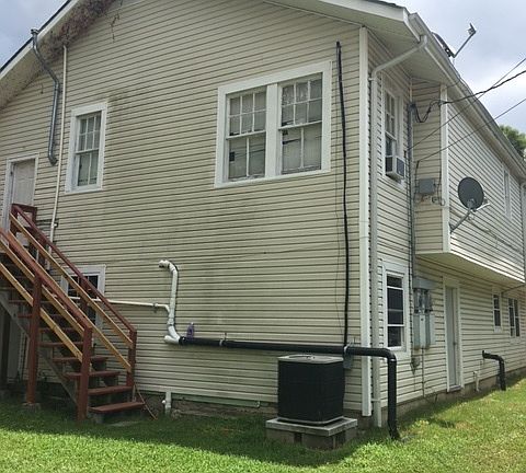 4th image of 5634-36 Woodlawn Pl
