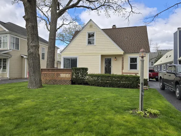 34003 N Prospect Dr, Grayslake, IL 60030